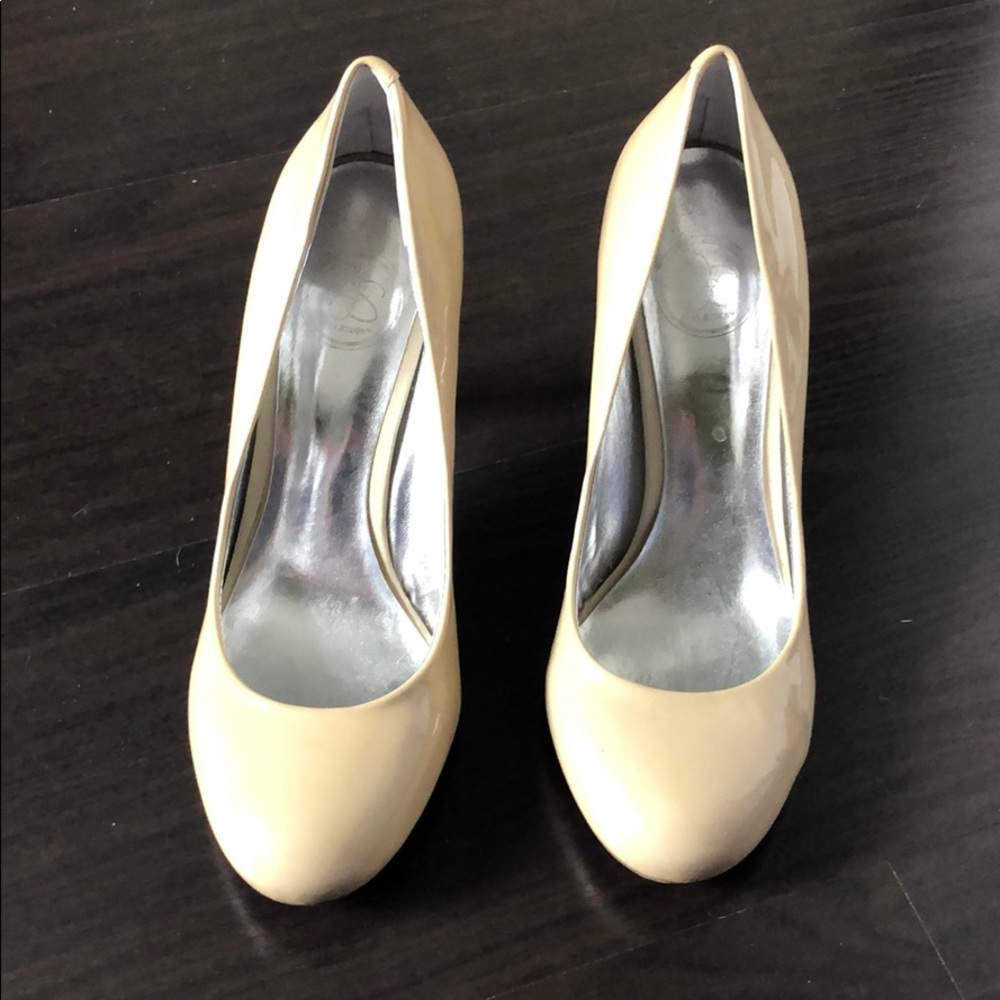 Nude Jessica Simpson heels